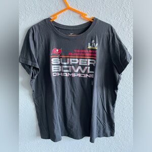 Nike - Tampa Bay Buccaneers Super Bowl Champs shirt